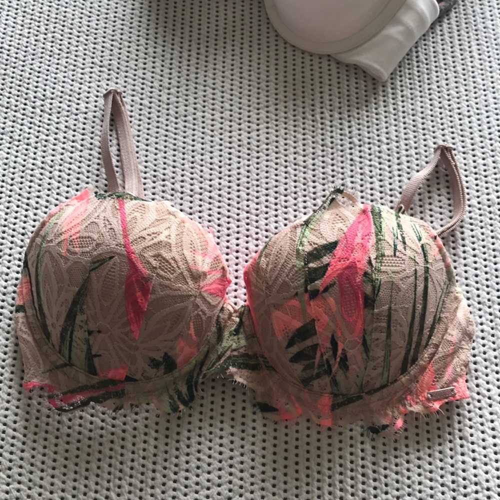 Victoria’s Secret push-up bra